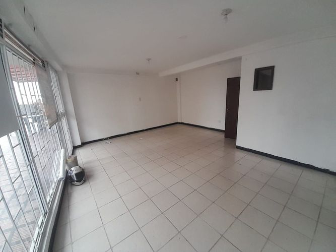 Local en venta en Palogrande, Manizales, 35 m² · foto 4 de 16