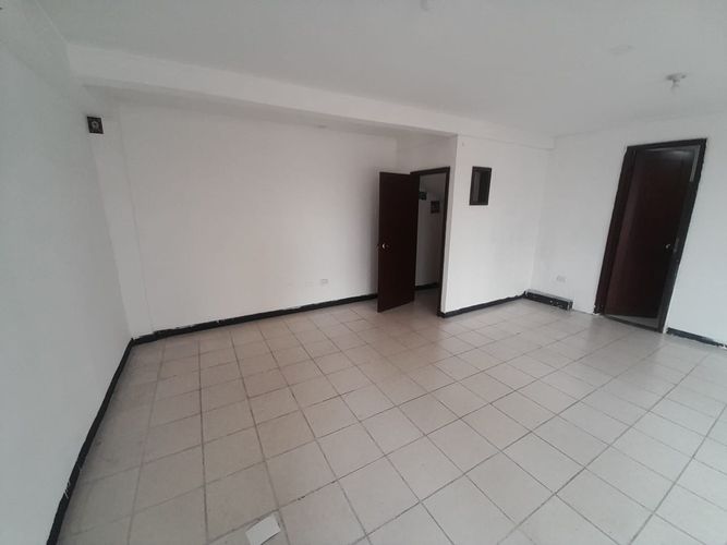 Local en venta en Palogrande, Manizales, 35 m² · foto 6 de 16