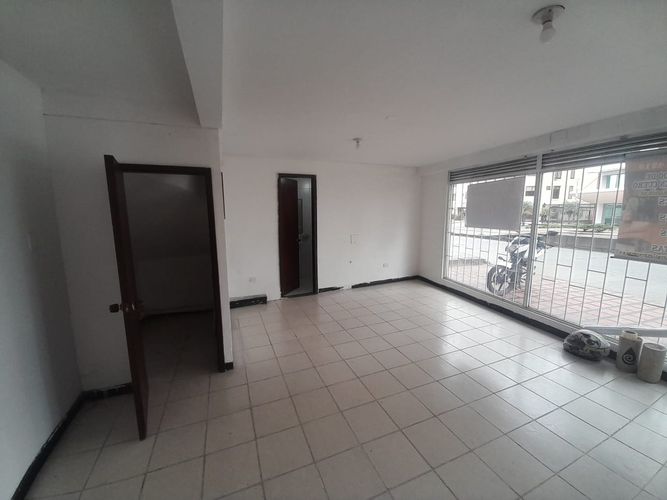 Local en venta en Palogrande, Manizales, 35 m² · foto 9 de 16