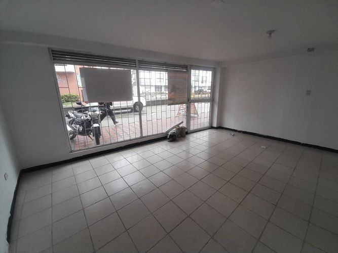 Local en venta en Palogrande, Manizales, 35 m² · foto 13 de 16