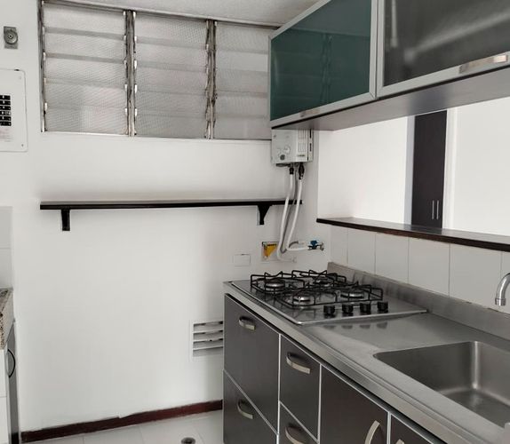 Apartamento de 2 alcobas en arriendo en El Poblado, Medellín, 58 m² · foto 5 de 16