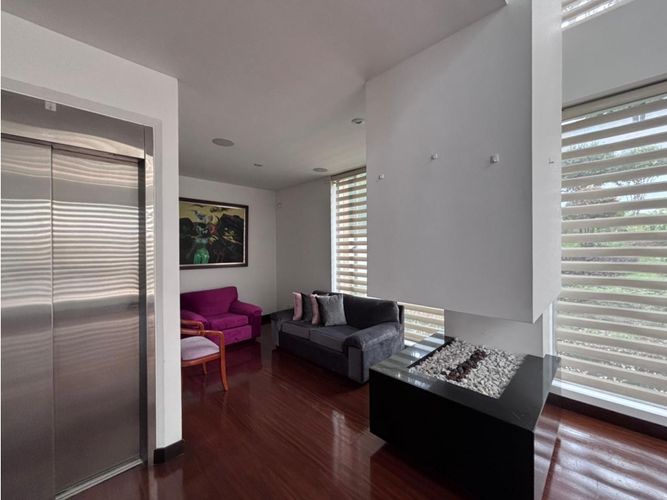 Apartaestudio en venta en Sotileza, Bogotá, 338 m² · foto 2 de 24