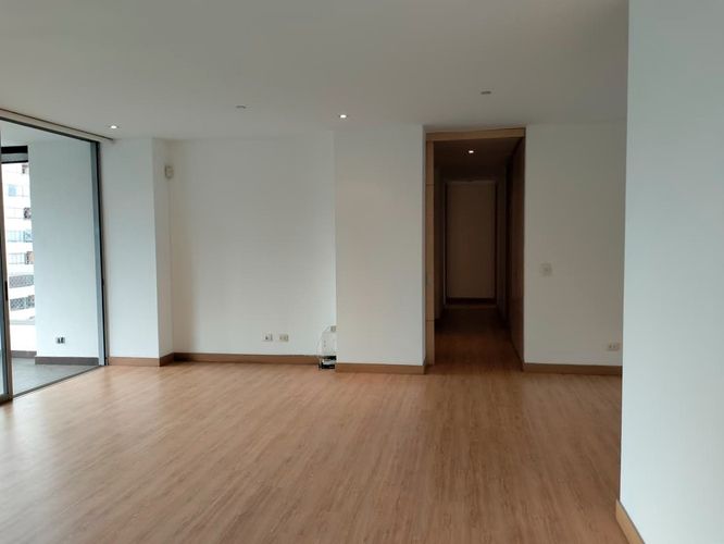 Apartamento de 3 alcobas en venta en El Poblado, Medellín, 187 m² · foto 4 de 19