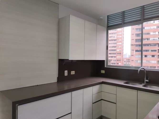 Apartamento de 3 alcobas en venta en El Poblado, Medellín, 187 m² · foto 9 de 19