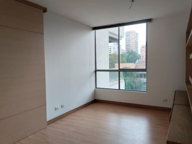 Apartamento de 3 alcobas en venta en El Poblado, Medellín, 187 m² · foto 11 de 19