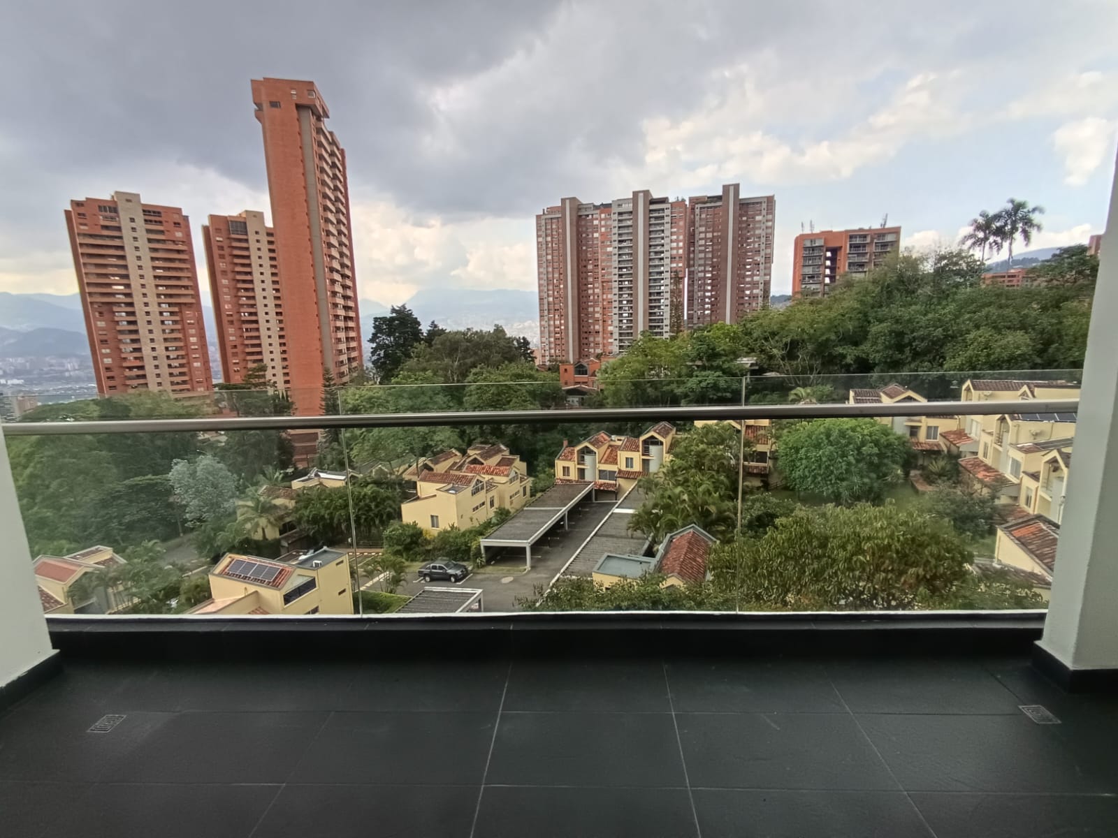 1BR Apartment in El tesoro (47 m²)