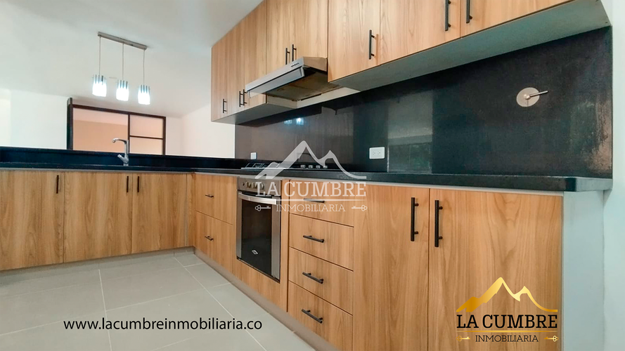 Apartamento de 3 alcobas en arriendo en Transversal Inferior, Medellín, 200 m² · foto 3 de 15