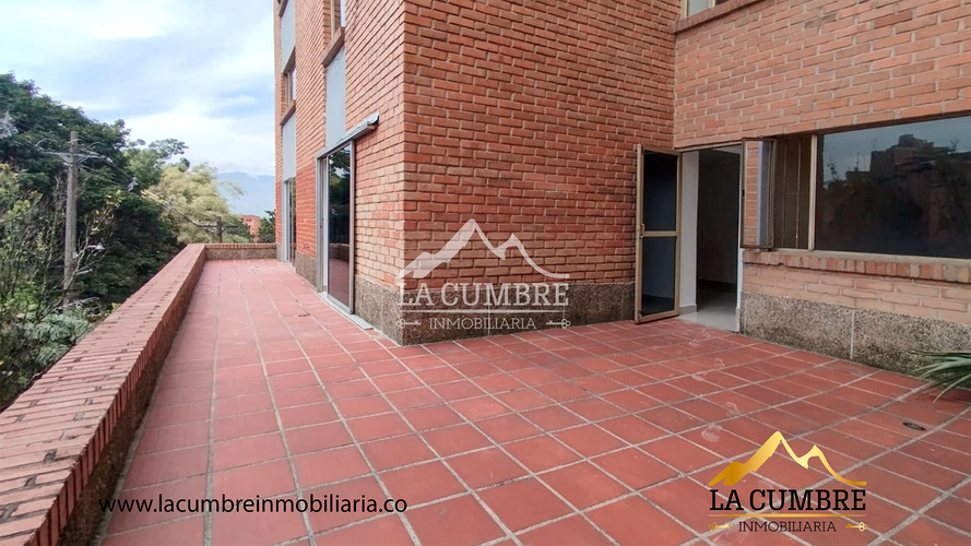 Apartamento de 3 alcobas en arriendo en Transversal Inferior, Medellín, 200 m² · foto 6 de 15