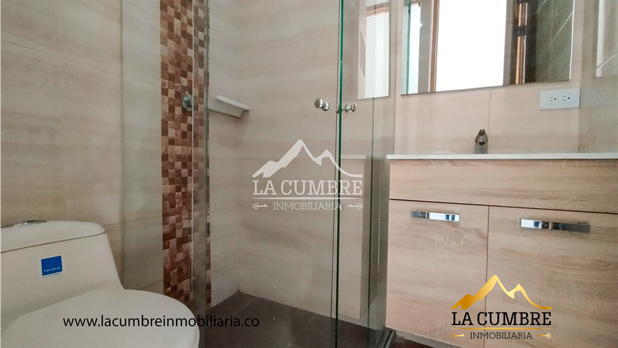 Apartamento de 3 alcobas en arriendo en Transversal Inferior, Medellín, 200 m² · foto 13 de 15
