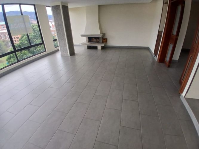Apartamento de 3 alcobas en venta en Estrella Del Norte, Bogotá, 198 m² · foto 2 de 24