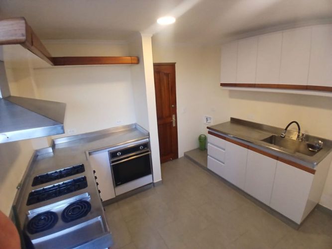 Apartamento de 3 alcobas en venta en Estrella Del Norte, Bogotá, 198 m² · foto 5 de 24