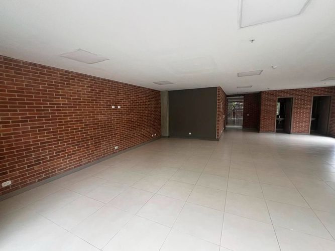 Oficina en arriendo en El Poblado, Medellín, 89 m² · foto 17 de 18