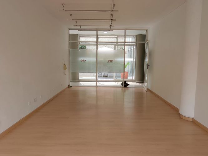 Oficina en arriendo en Laureles, Medellín, 32 m² · foto 6 de 11