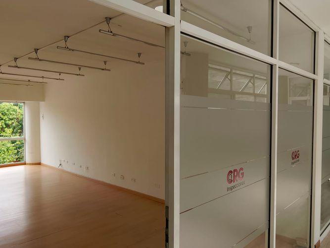 Oficina en arriendo en Laureles, Medellín, 32 m² · foto 5 de 11