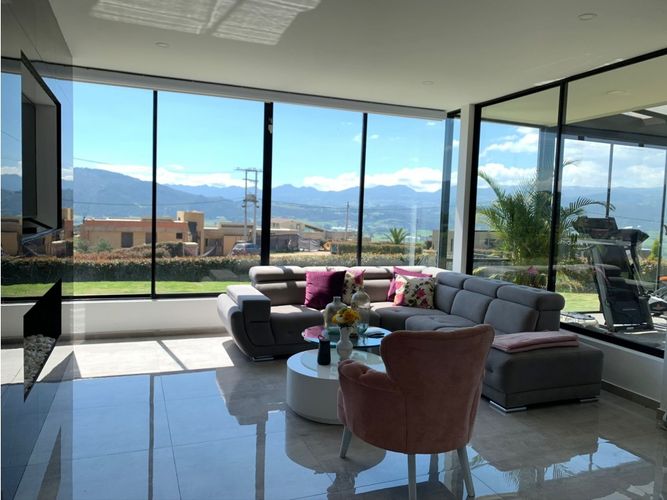 Casa de 5 alcobas en venta en Yerbabuena, Sopó, 540 m² · foto 3 de 24