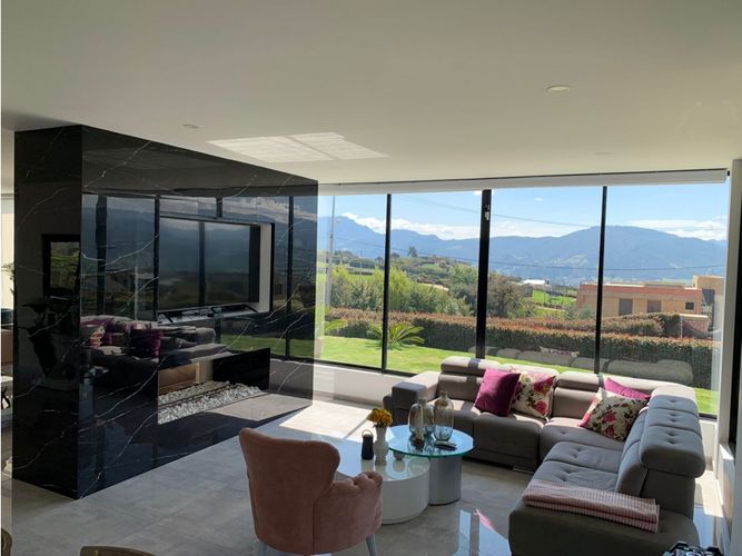 Casa de 5 alcobas en venta en Yerbabuena, Sopó, 540 m² · foto 4 de 24