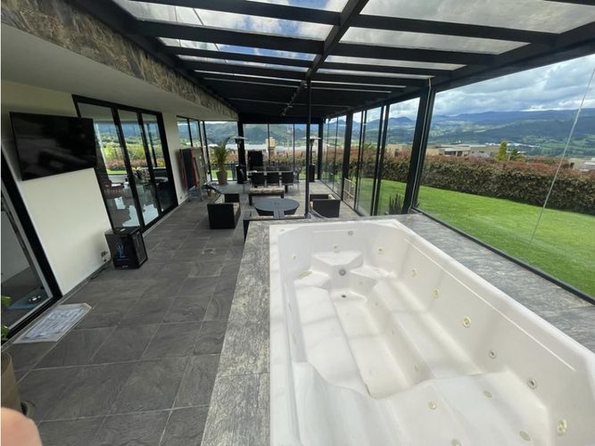 Casa de 5 alcobas en venta en Yerbabuena, Sopó, 540 m² · foto 5 de 24
