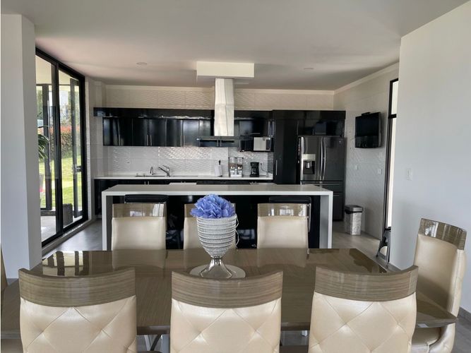 Casa de 5 alcobas en venta en Yerbabuena, Sopó, 540 m² · foto 9 de 24