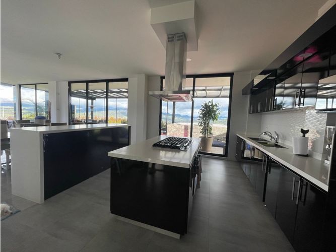 Casa de 5 alcobas en venta en Yerbabuena, Sopó, 540 m² · foto 10 de 24