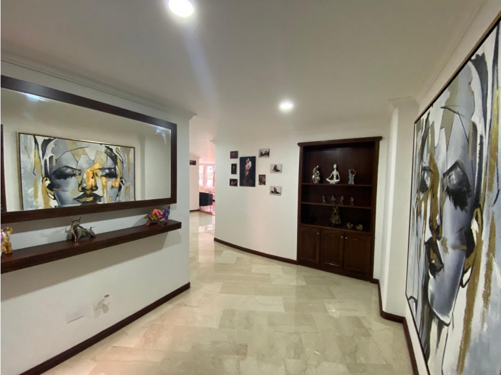 Apartamento en venta en Los Rosales, Bogotá · foto 2 de 24