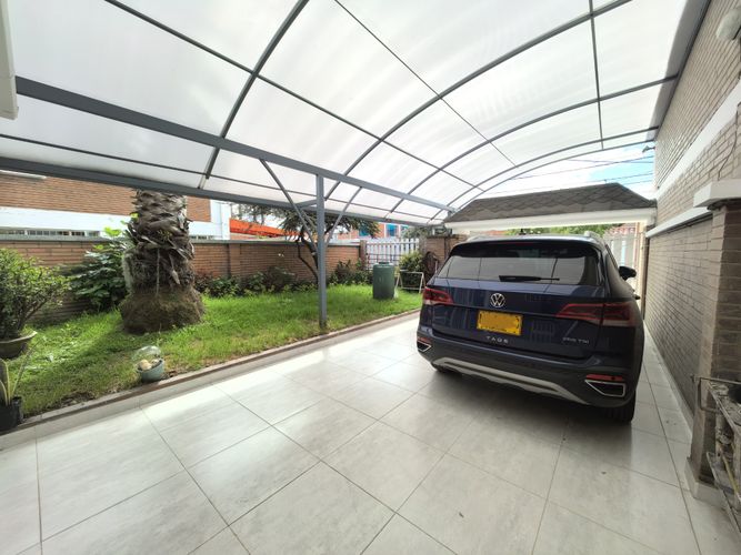 Casa en venta en Cedritos, Bogotá · foto 4 de 24