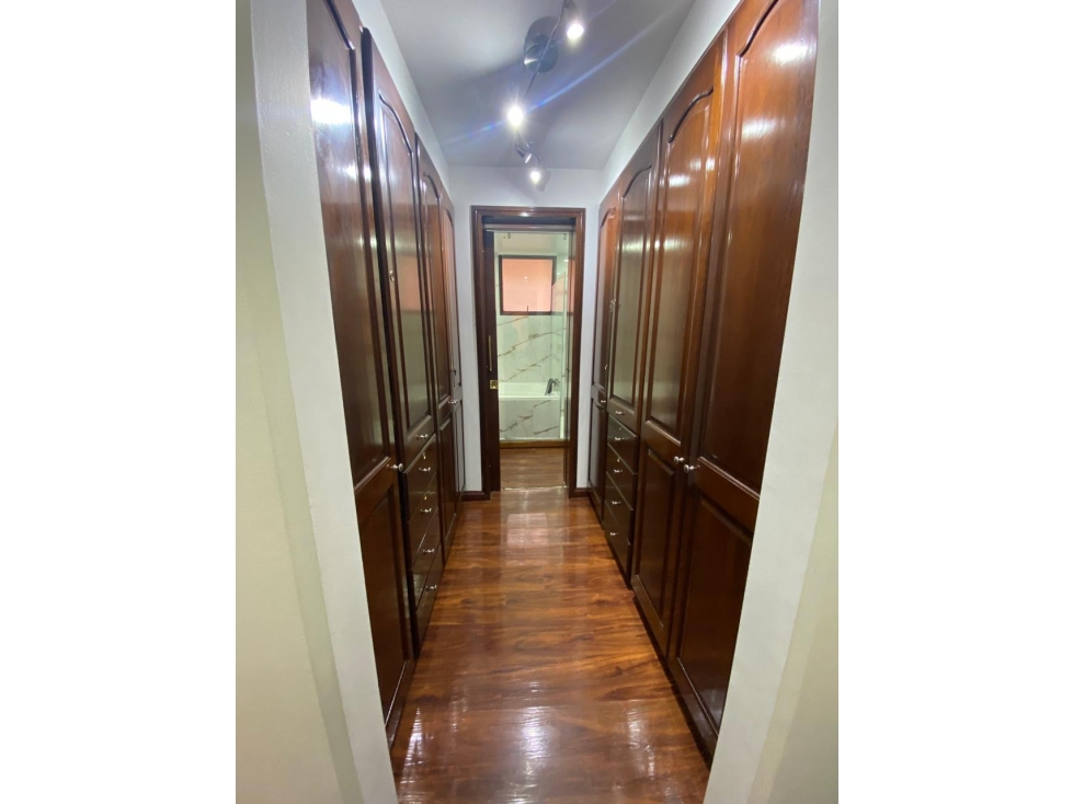 Apartamento en venta en Los Rosales, Bogotá · foto 18 de 24