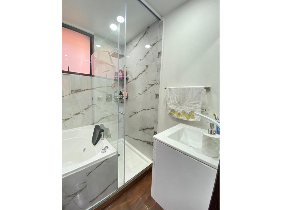 Apartamento en venta en Los Rosales, Bogotá · foto 19 de 24