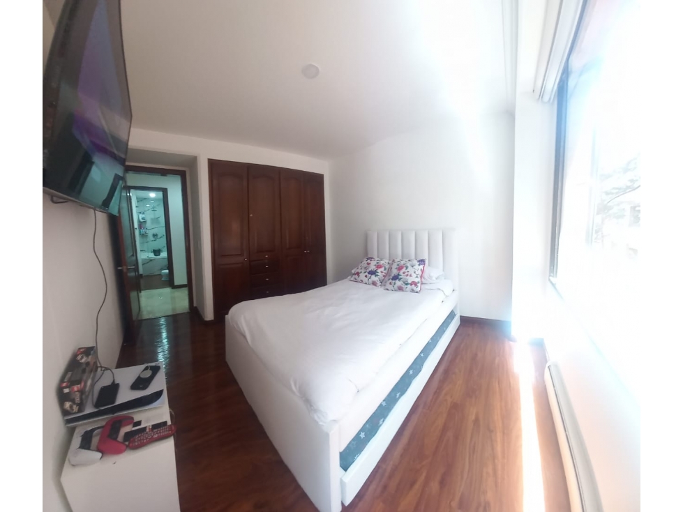 Apartamento en venta en Los Rosales, Bogotá · foto 23 de 24