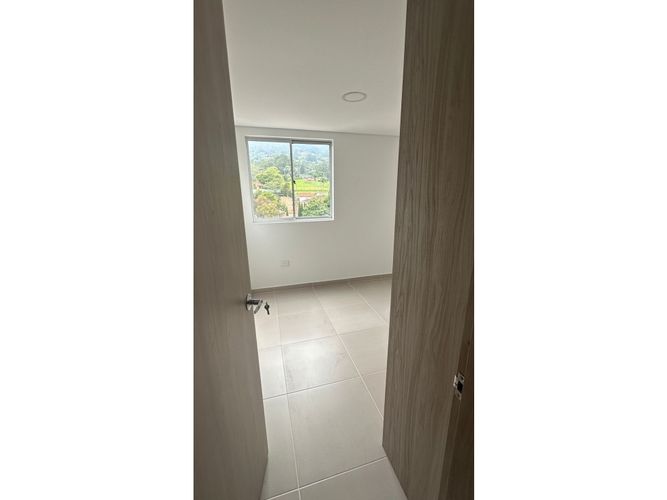 Apartamento de 3 alcobas en venta en Toledo, La Estrella, 74 m² · foto 10 de 16