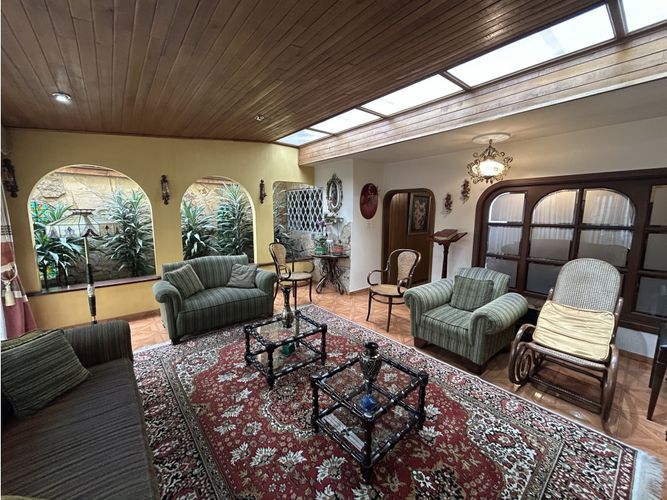 Casa de 4 alcobas en venta en Las Villas, Bogotá, 270 m² · foto 9 de 24