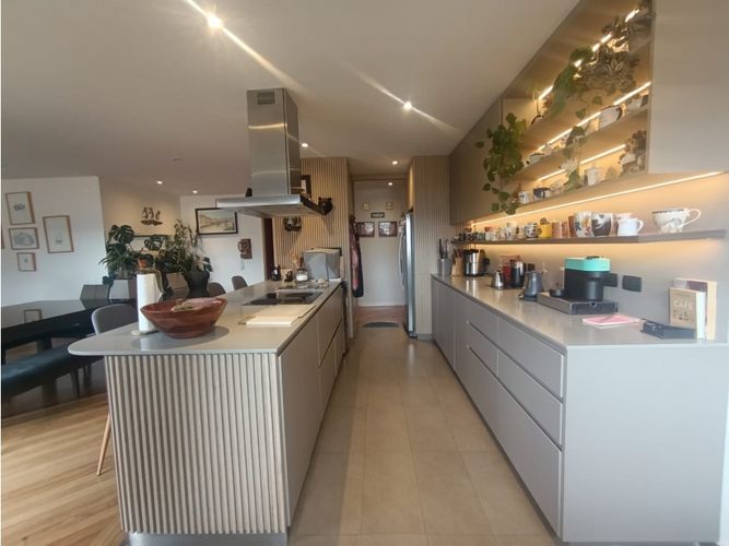 Apartamento de 3 alcobas en venta en Cerros De Suba, Bogotá, 197 m² · foto 2 de 24