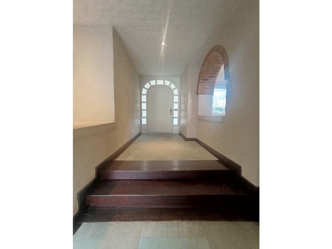 Casa de 4 alcobas en venta en Santa Barbara Occidental, Bogotá, 446 m² · foto 4 de 24