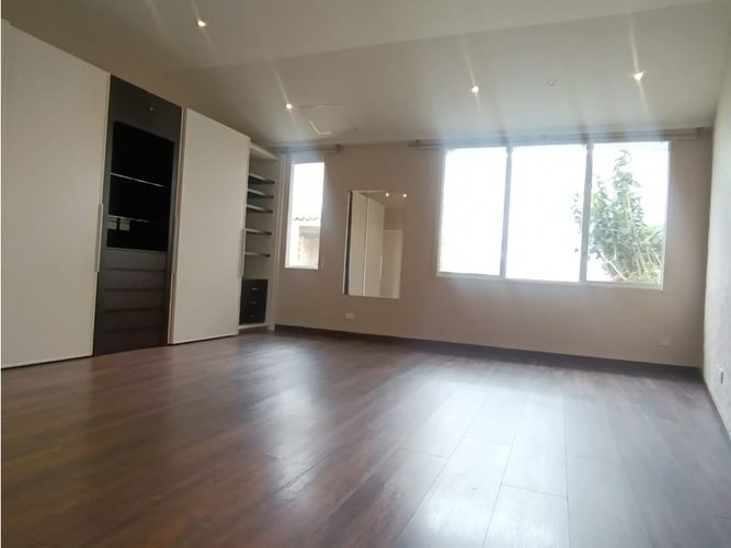 Casa de 4 alcobas en venta en Santa Barbara Occidental, Bogotá, 446 m² · foto 16 de 24