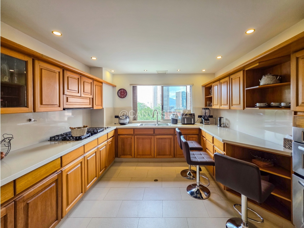 Apartamento en venta en El Poblado, Medellín · foto 8 de 19