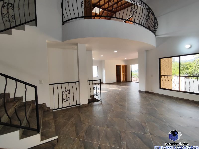 5BR House in Loma del Escobero (350 m²) - 3