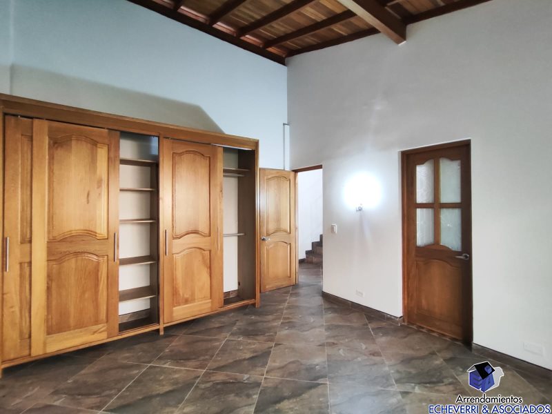 5BR House in Loma del Escobero (350 m²) - 4