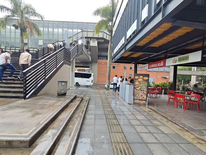 Local en arriendo en Moravia, Medellín, 19 m² · foto 12 de 16