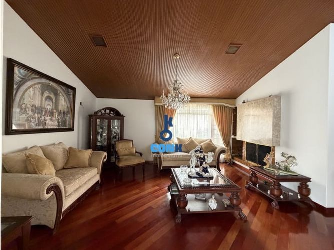 Casa de 4 alcobas en venta en La Calleja, Bogotá, 371 m² · foto 2 de 24
