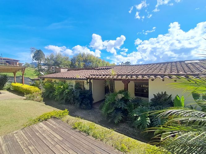 Finca en arriendo en El Carmen De Viboral, El Carmen de Viboral, 300 m² · foto 2 de 20