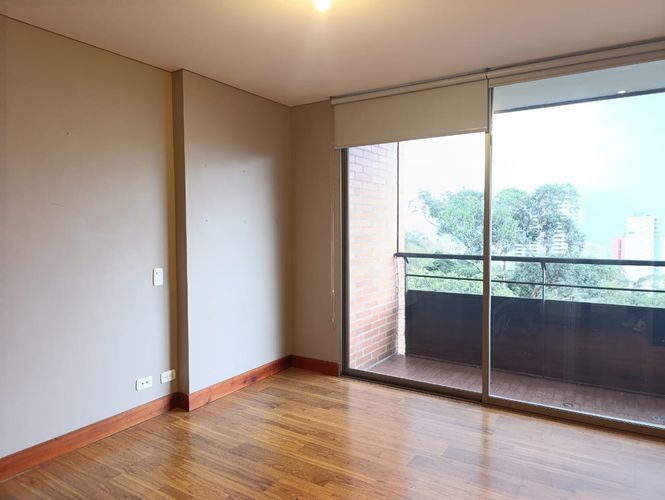 Apartamento de 2 alcobas en arriendo en El Poblado, Medellín, 118 m² · foto 2 de 20