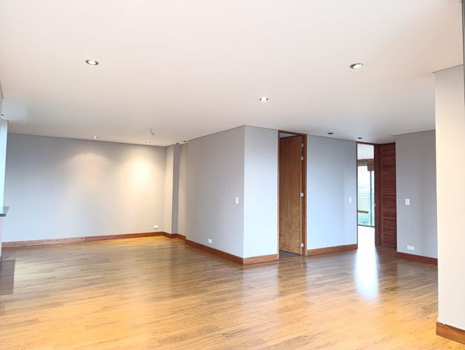 Apartamento de 2 alcobas en arriendo en El Poblado, Medellín, 118 m² · foto 9 de 20
