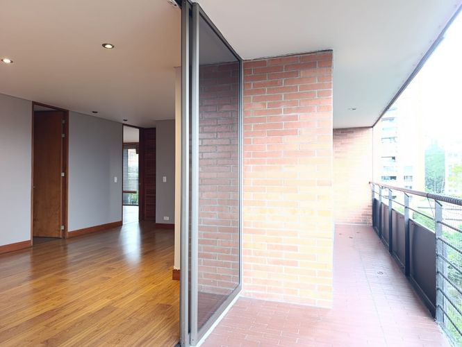 Apartamento de 2 alcobas en arriendo en El Poblado, Medellín, 118 m² · foto 13 de 20