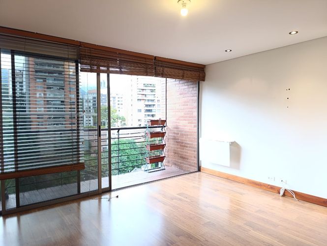Apartamento de 2 alcobas en arriendo en El Poblado, Medellín, 118 m² · foto 4 de 20