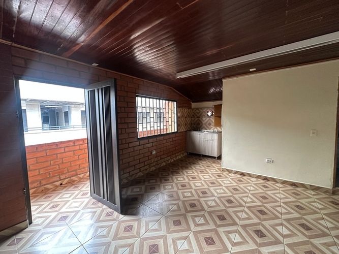 Bodega en arriendo en Bellavista, Bello, 230 m² · foto 2 de 12