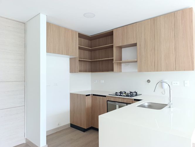 Apartamento de 1 alcoba en arriendo en Los Balsos, Medellín, 67 m² · foto 5 de 15