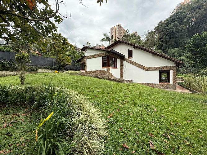 Oficina en arriendo en Las Brujas, Envigado, 400 m² · foto 4 de 24
