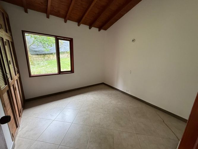 Oficina en arriendo en Las Brujas, Envigado, 400 m² · foto 15 de 24