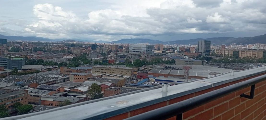 Apartaestudio en venta en Industrial Centenario, Bogotá, 30 m² · foto 8 de 24