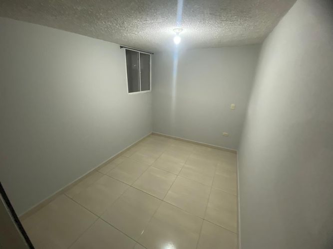 Apartamento de 3 alcobas en venta en Villa Campestre, Girón, 72 m² · foto 7 de 12