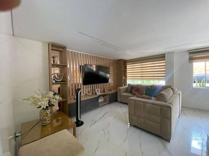 Apartamento de 5 alcobas en venta en Cañaveral, Floridablanca, 142 m² · foto 2 de 11